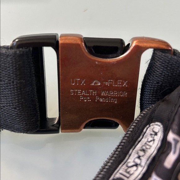 LeSportsac Black and Green Graphic Classic Hobo Bag - Picture 4 of 7